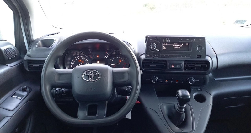 Toyota Proace City Verso cena 78900 przebieg: 127450, rok produkcji 2021 z Luboń małe 379